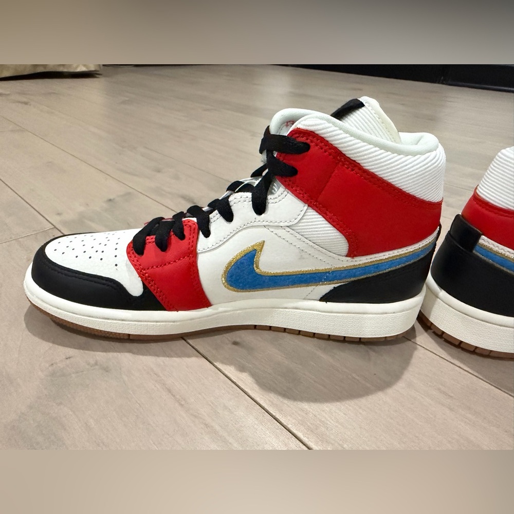 NWT: Nike Air Jordan 1 Mid Let(Her)Man sneakers in Sail, Chili Red & Black, sz 8 - Picture 8 of 14